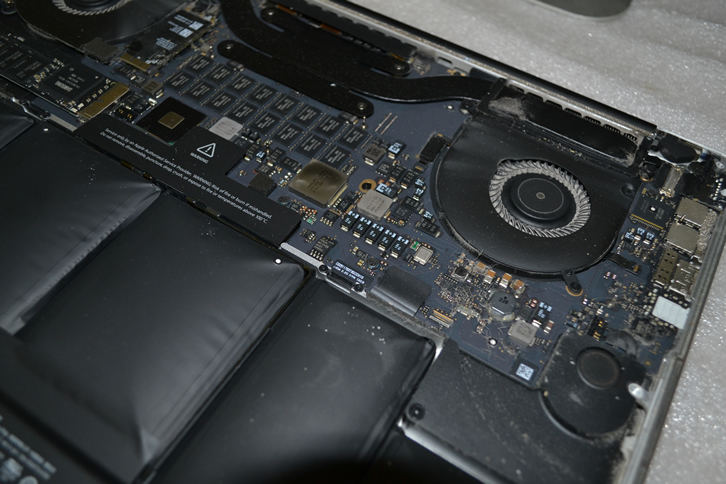 Вздуло аккумулятор MacBook
